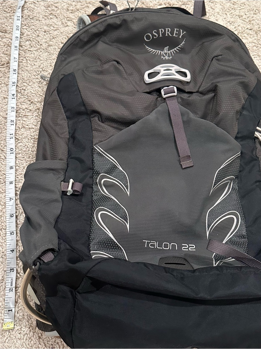 OSPREY Talon 22 Backpack in Gray and Black